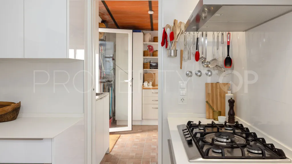 Chalet en venta en Estepona con 4 dormitorios