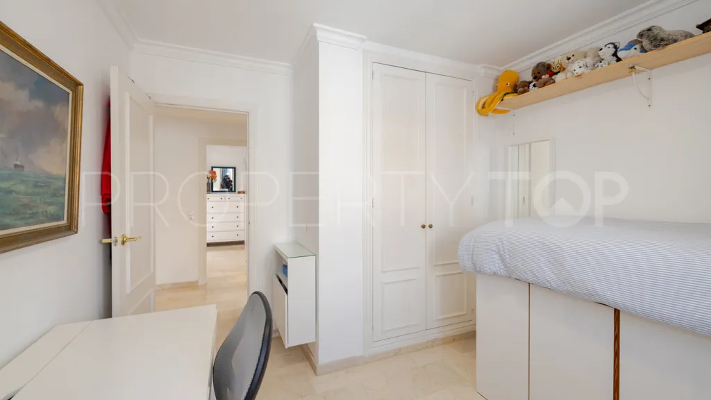 Chalet en venta en Estepona con 4 dormitorios