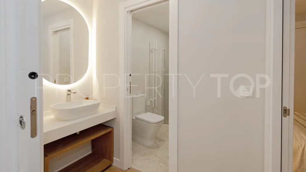 Comprar chalet con 3 dormitorios en Estepona