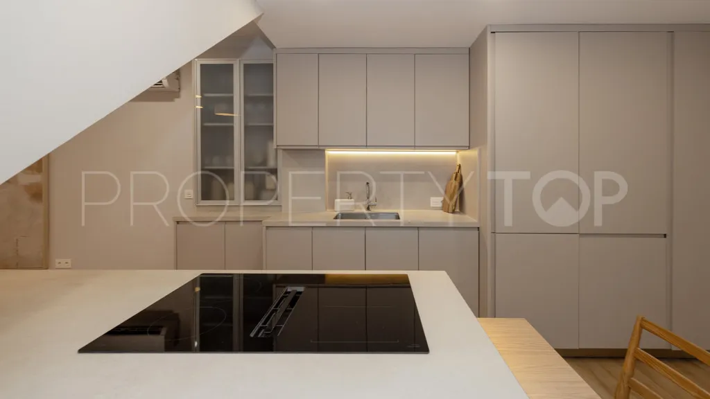 Comprar chalet con 3 dormitorios en Estepona