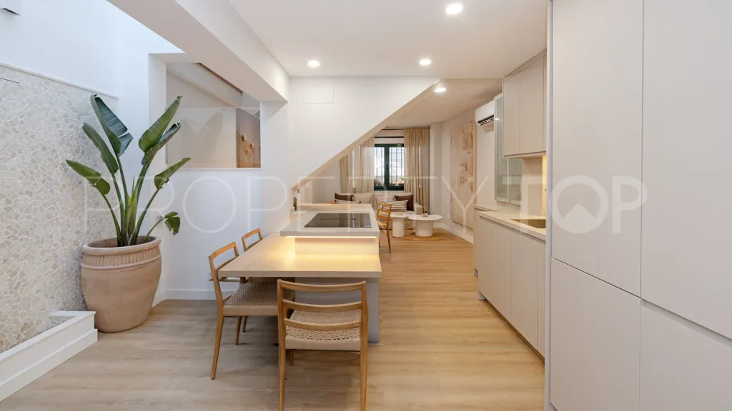 Comprar chalet con 3 dormitorios en Estepona