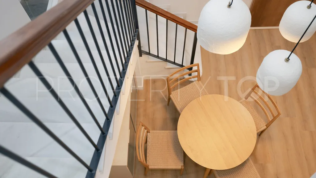 Comprar chalet con 3 dormitorios en Estepona