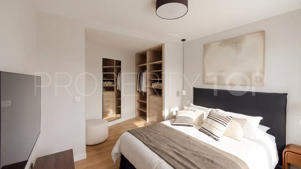 Comprar chalet con 3 dormitorios en Estepona