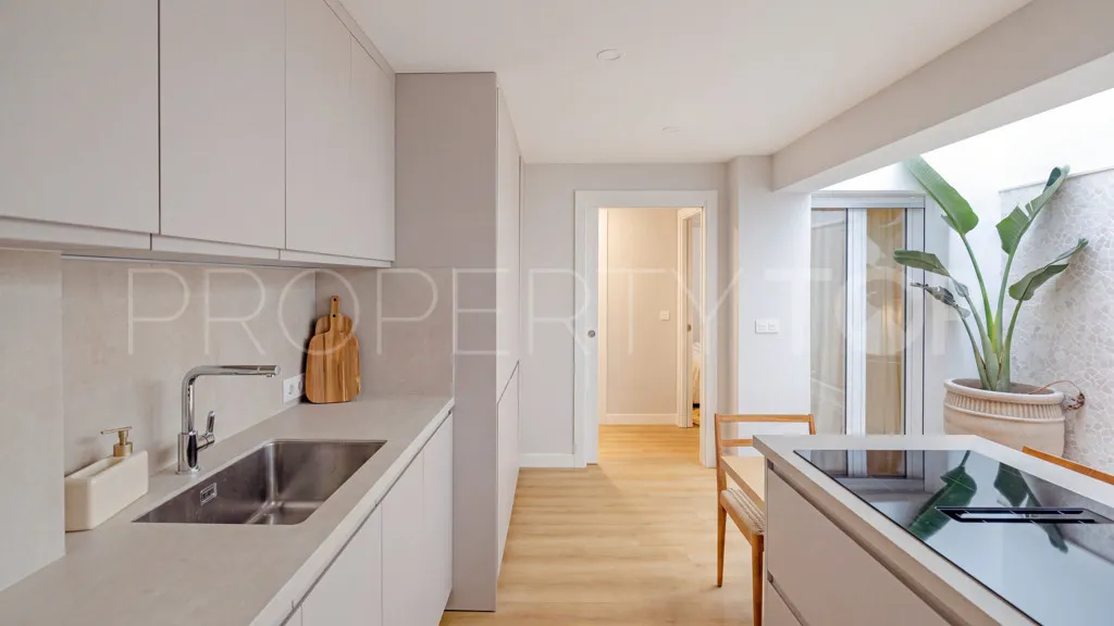 Comprar chalet con 3 dormitorios en Estepona
