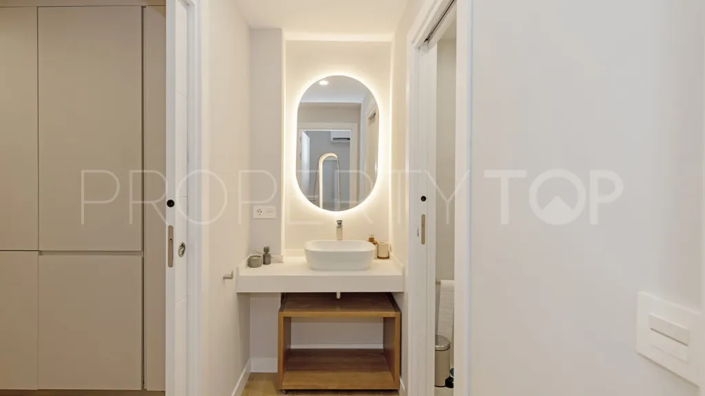 Comprar chalet con 3 dormitorios en Estepona