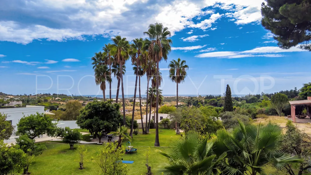 Chalet a la venta con 7 dormitorios en Reinoso