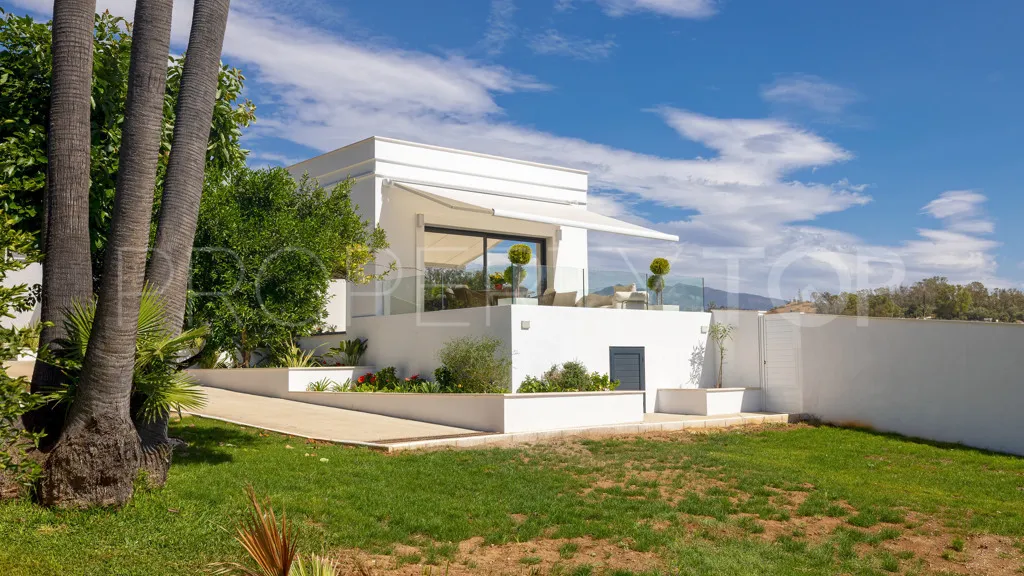 Chalet a la venta con 7 dormitorios en Reinoso