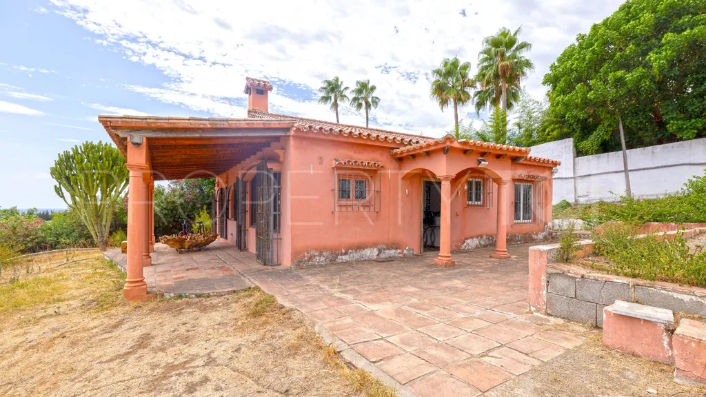 Chalet a la venta con 7 dormitorios en Reinoso