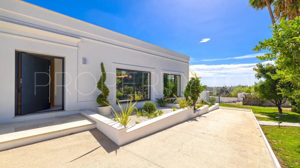 Chalet a la venta con 7 dormitorios en Reinoso