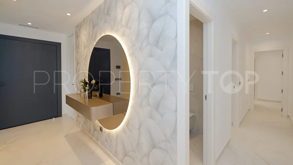 Chalet a la venta con 7 dormitorios en Reinoso