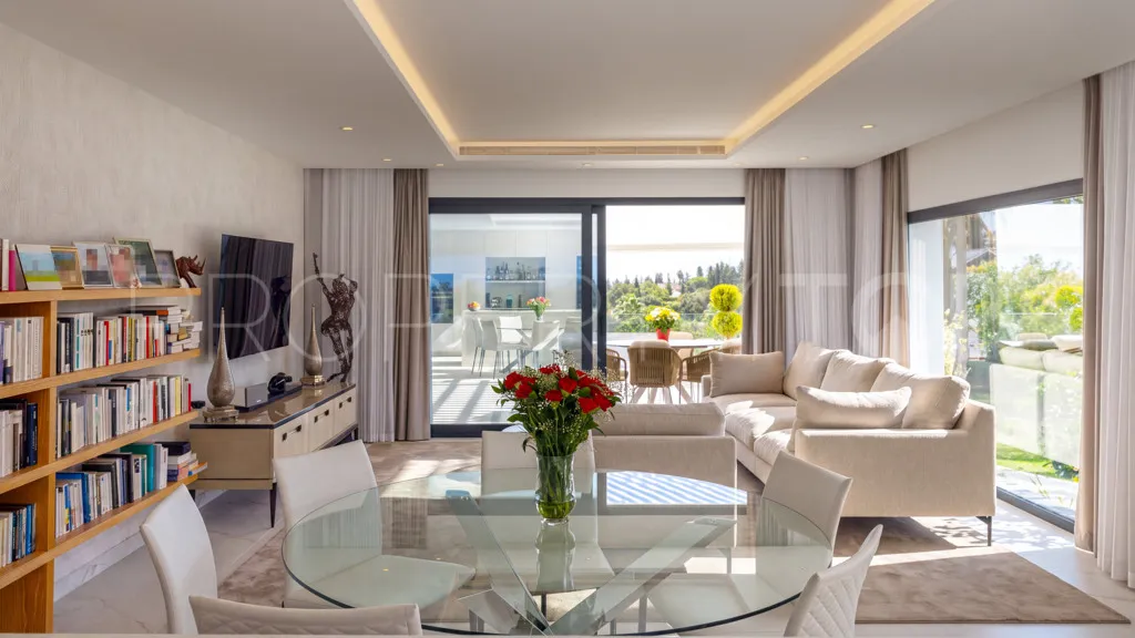 Chalet a la venta con 7 dormitorios en Reinoso