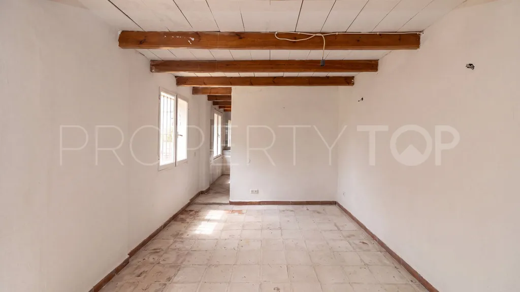 Chalet a la venta con 7 dormitorios en Reinoso
