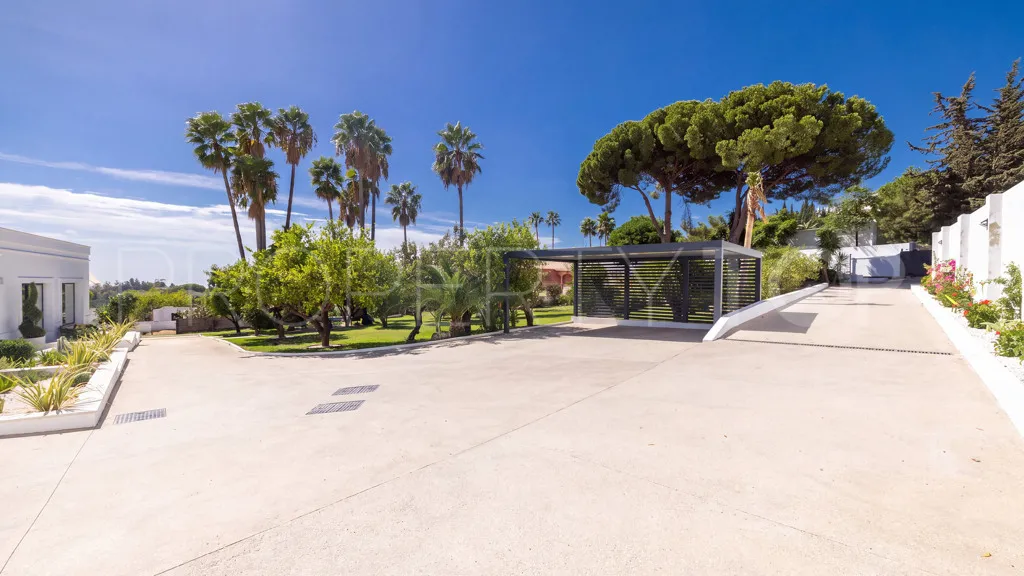 Chalet a la venta con 7 dormitorios en Reinoso