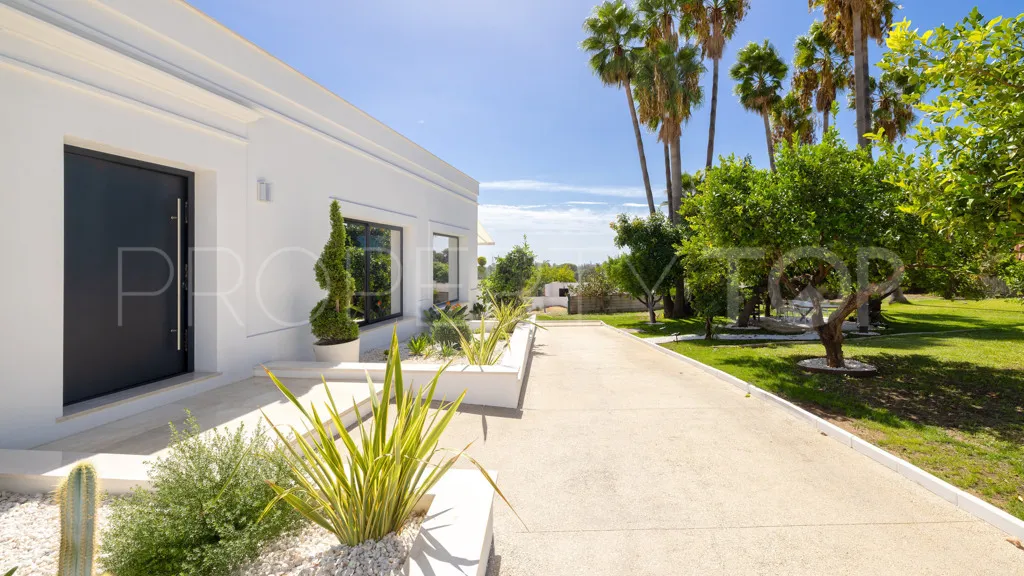 Chalet a la venta con 7 dormitorios en Reinoso