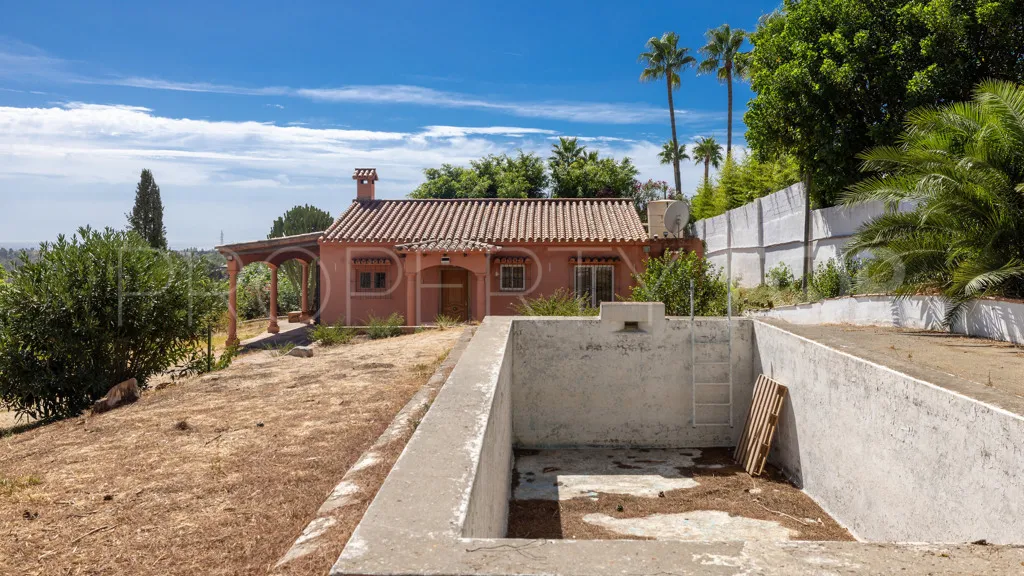 Chalet a la venta con 7 dormitorios en Reinoso