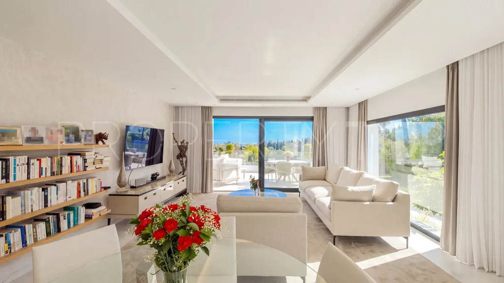 Chalet a la venta con 7 dormitorios en Reinoso