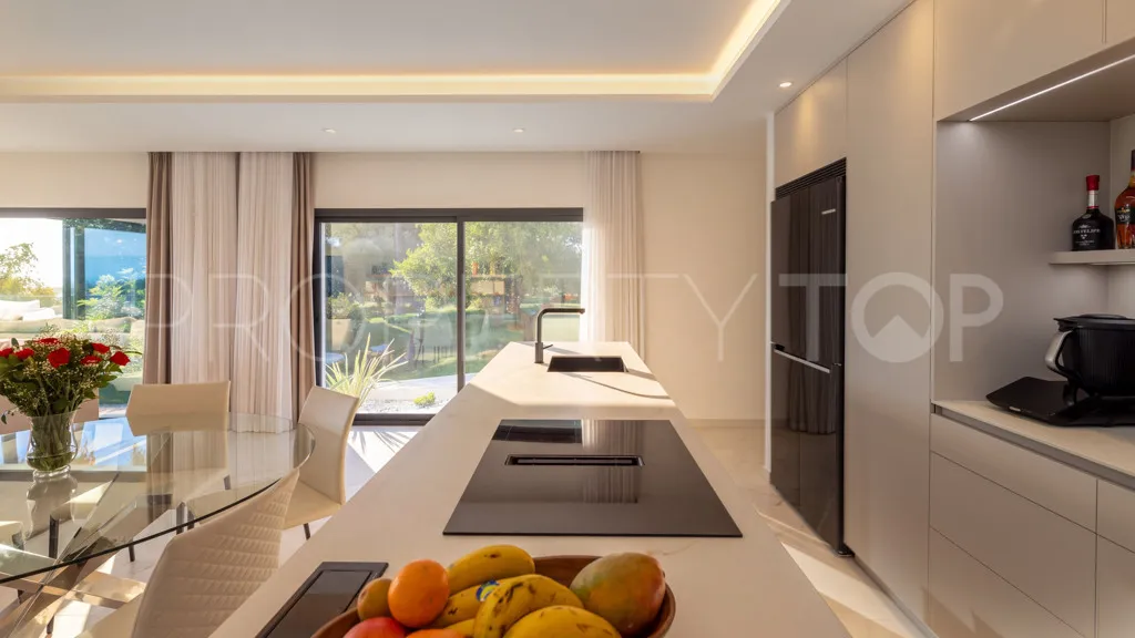 Chalet a la venta con 7 dormitorios en Reinoso