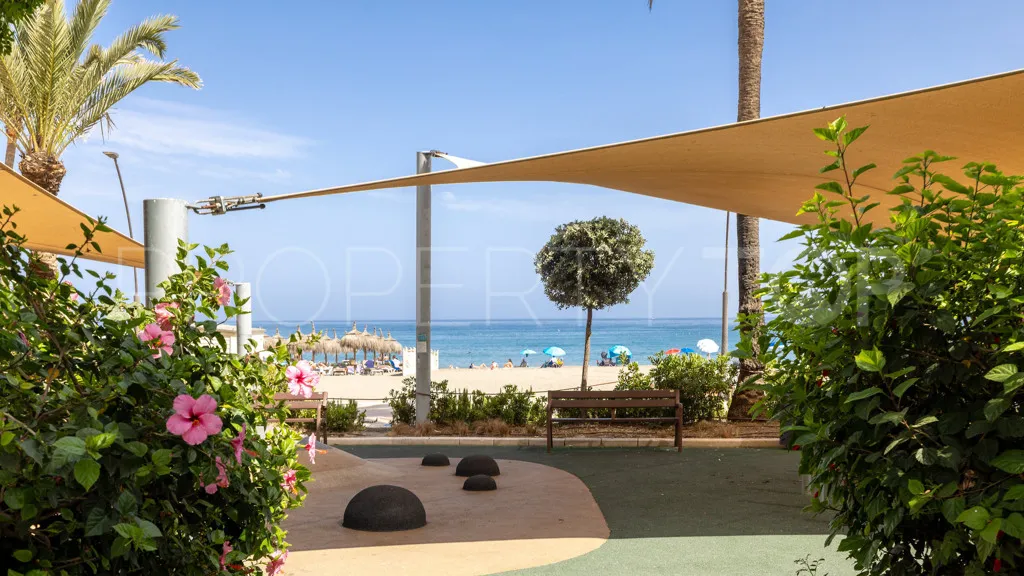 Comprar apartamento con 2 dormitorios en Estepona