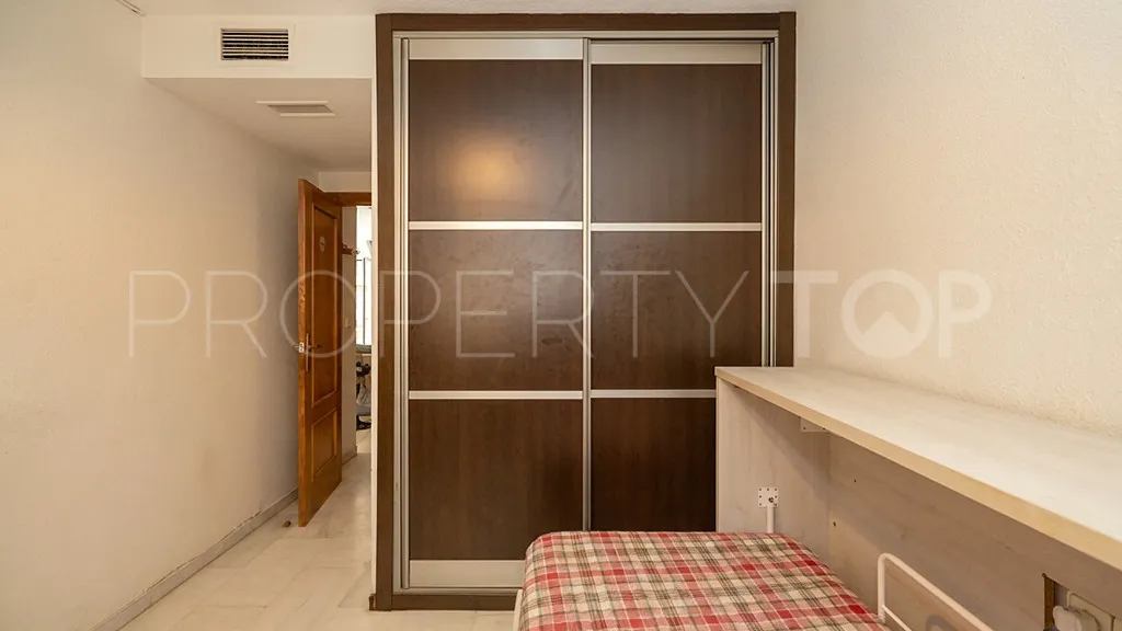 Comprar apartamento con 2 dormitorios en Estepona