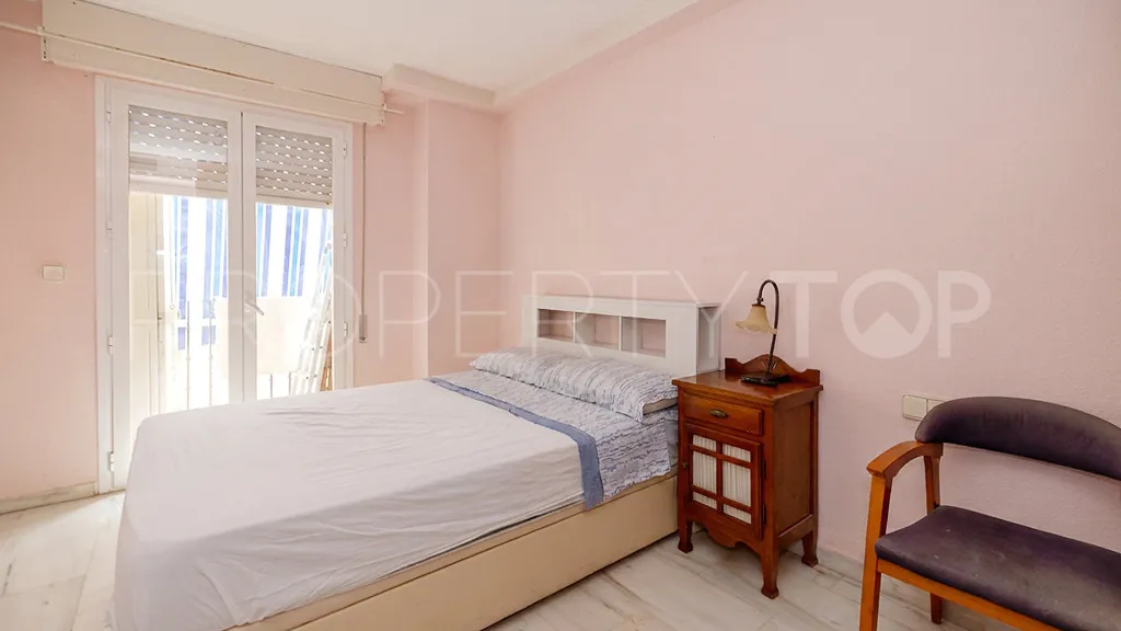 Comprar apartamento con 2 dormitorios en Estepona