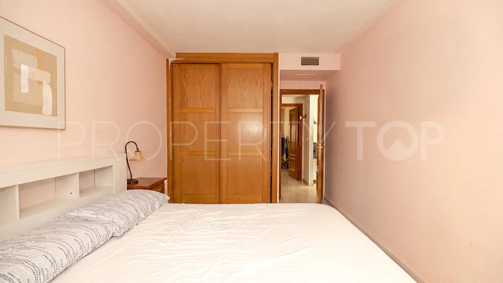 Comprar apartamento con 2 dormitorios en Estepona