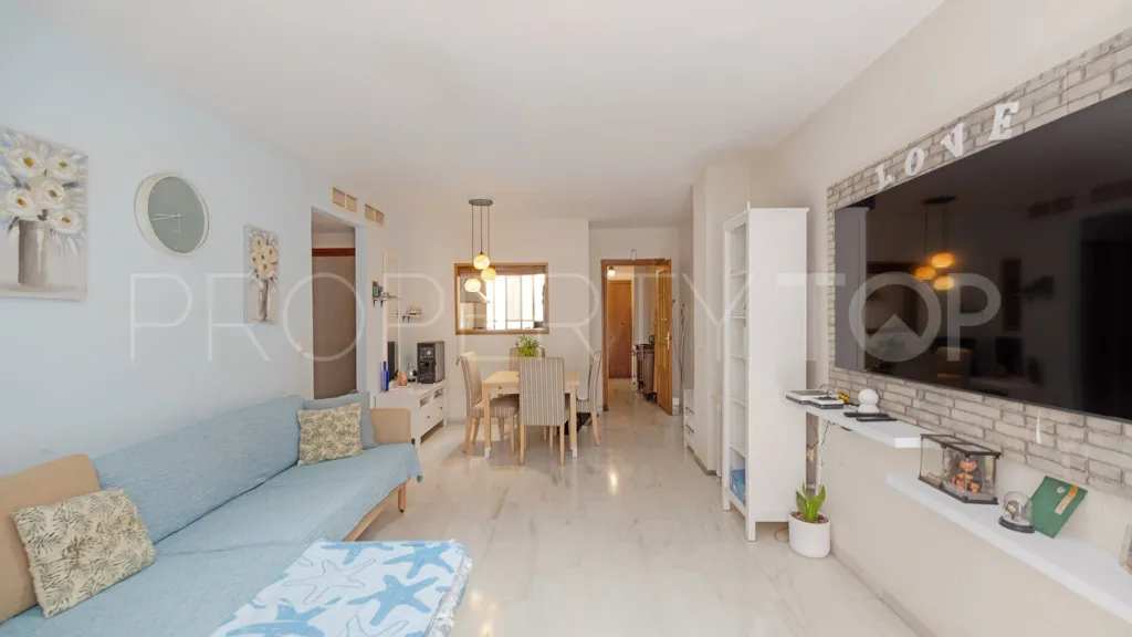 Comprar apartamento con 2 dormitorios en Estepona
