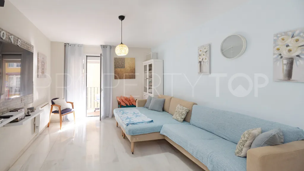 Comprar apartamento con 2 dormitorios en Estepona