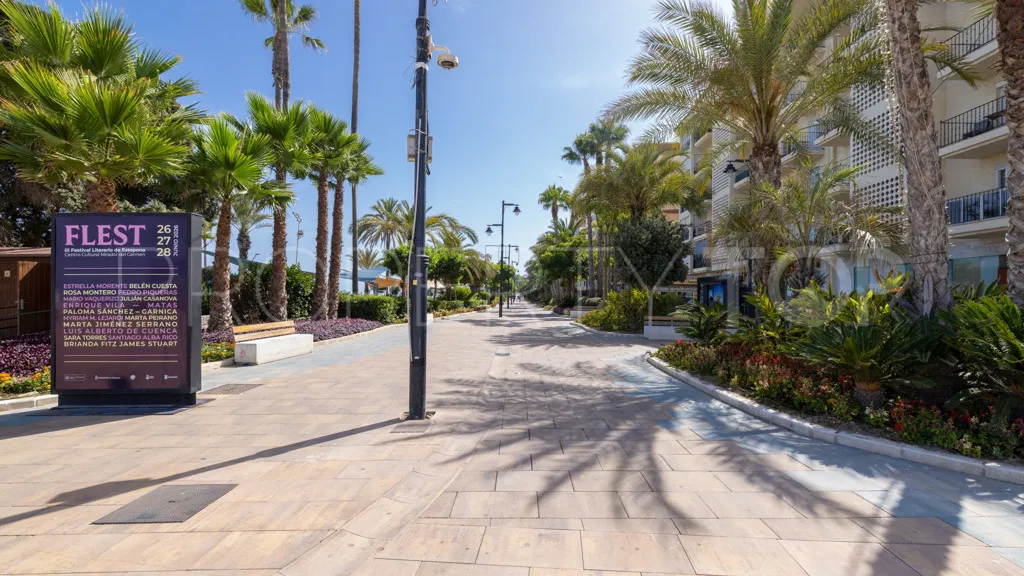 Comprar apartamento con 2 dormitorios en Estepona