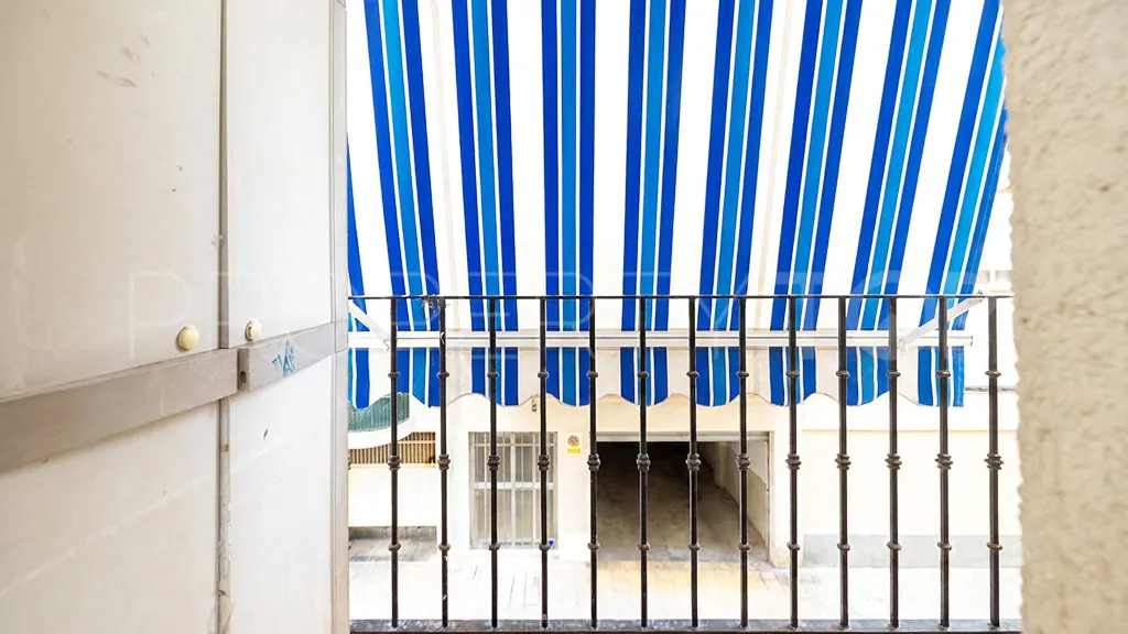 Comprar apartamento con 2 dormitorios en Estepona
