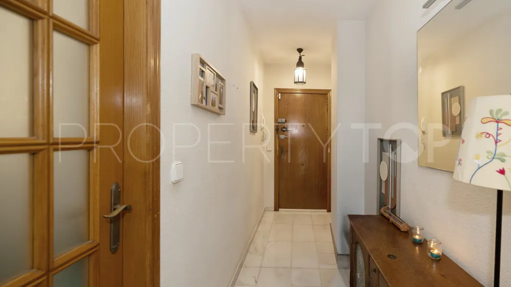 Comprar apartamento con 2 dormitorios en Estepona