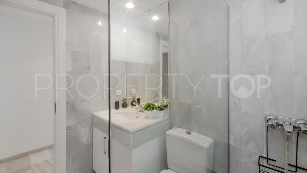 For sale 2 bedrooms apartment in Alcazaba Beach