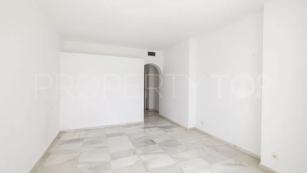 For sale 2 bedrooms apartment in Alcazaba Beach