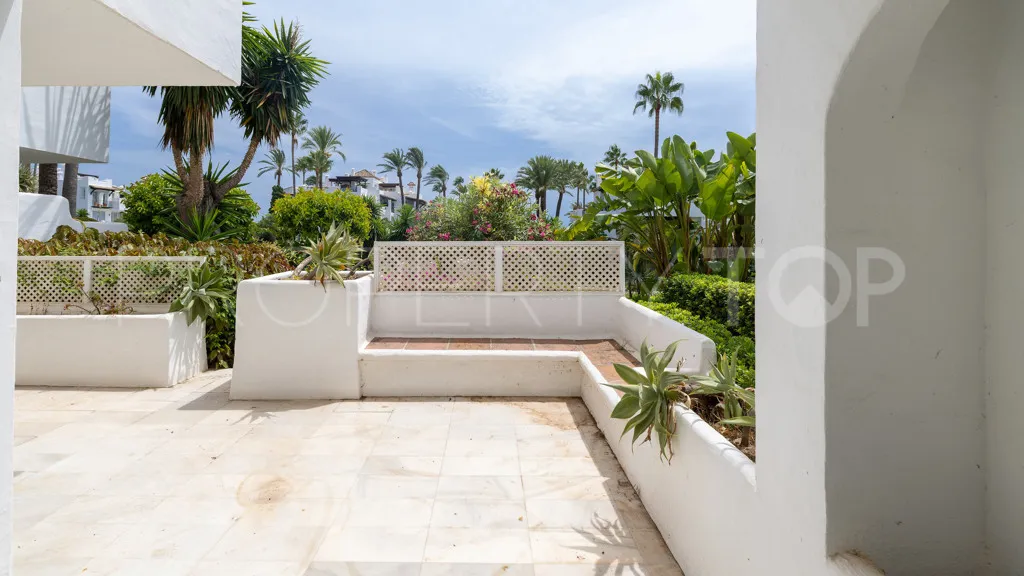 For sale 2 bedrooms apartment in Alcazaba Beach