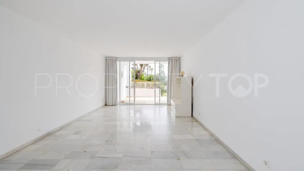 For sale 2 bedrooms apartment in Alcazaba Beach