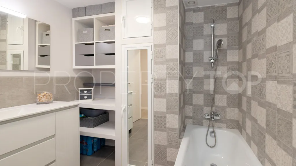Estepona, apartamento con 3 dormitorios en venta
