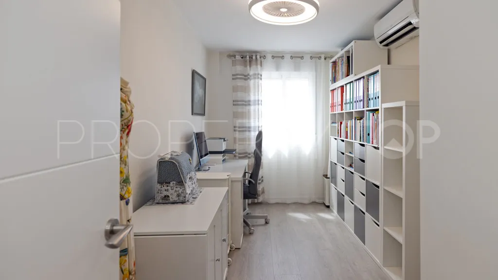 Estepona, apartamento con 3 dormitorios en venta