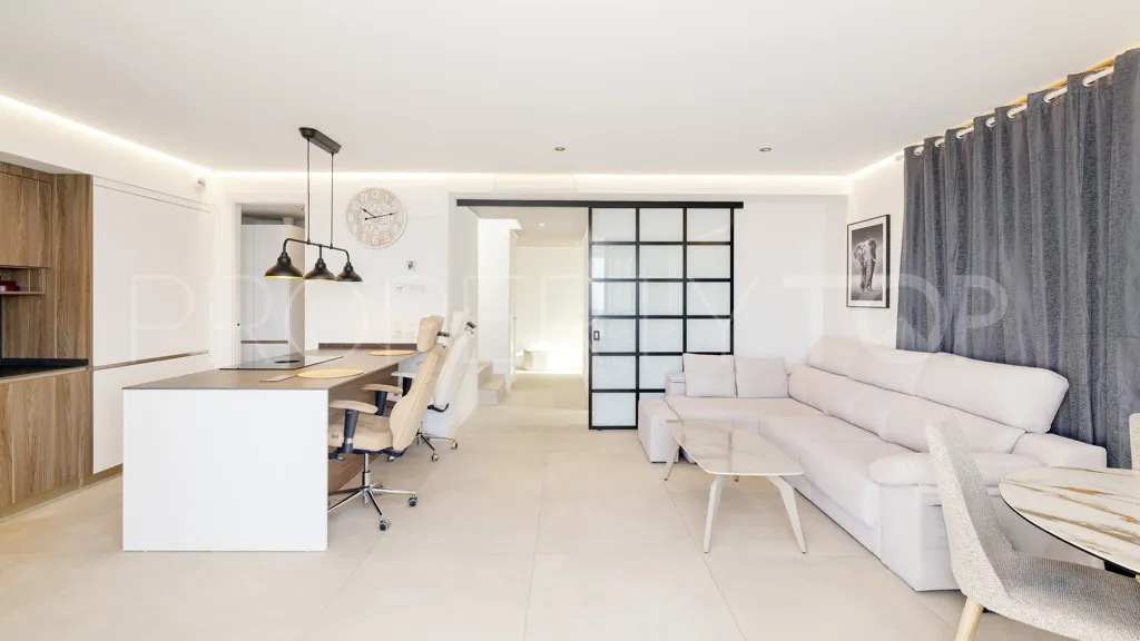 Apartment with 3 bedrooms for sale in Estepona