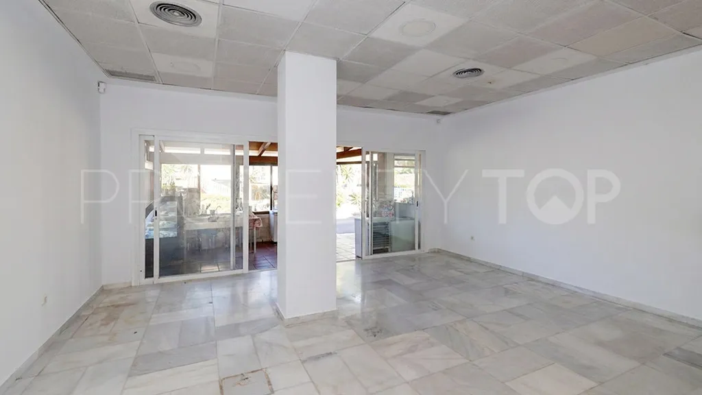 El Paraiso, edificio a la venta