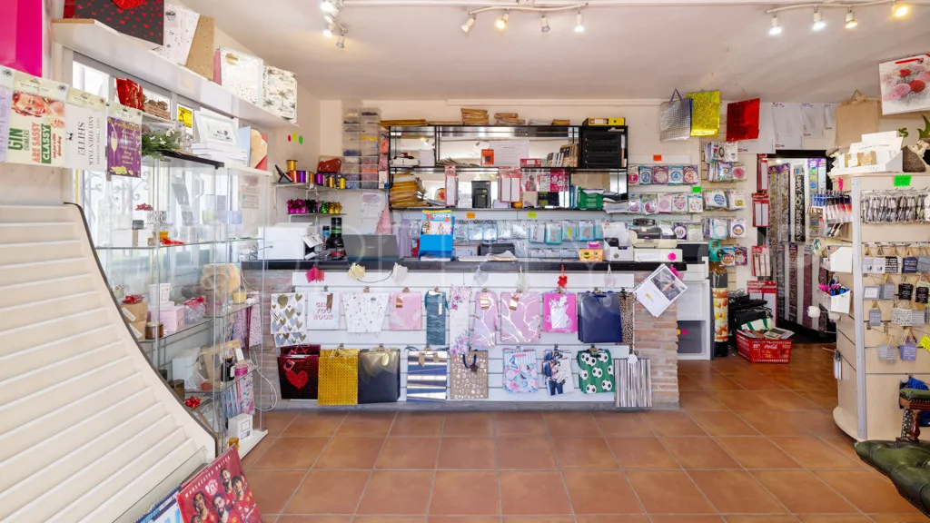 El Paraiso, edificio a la venta