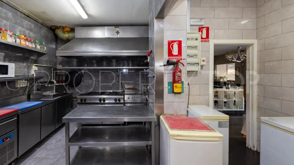 El Paraiso, edificio a la venta