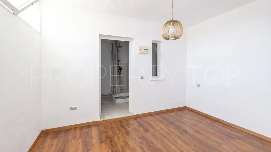 El Paraiso, edificio a la venta