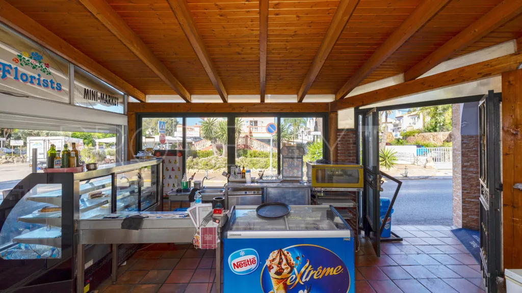 El Paraiso, edificio a la venta