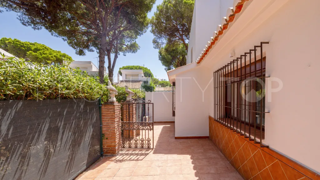 Se vende chalet en El Paraiso