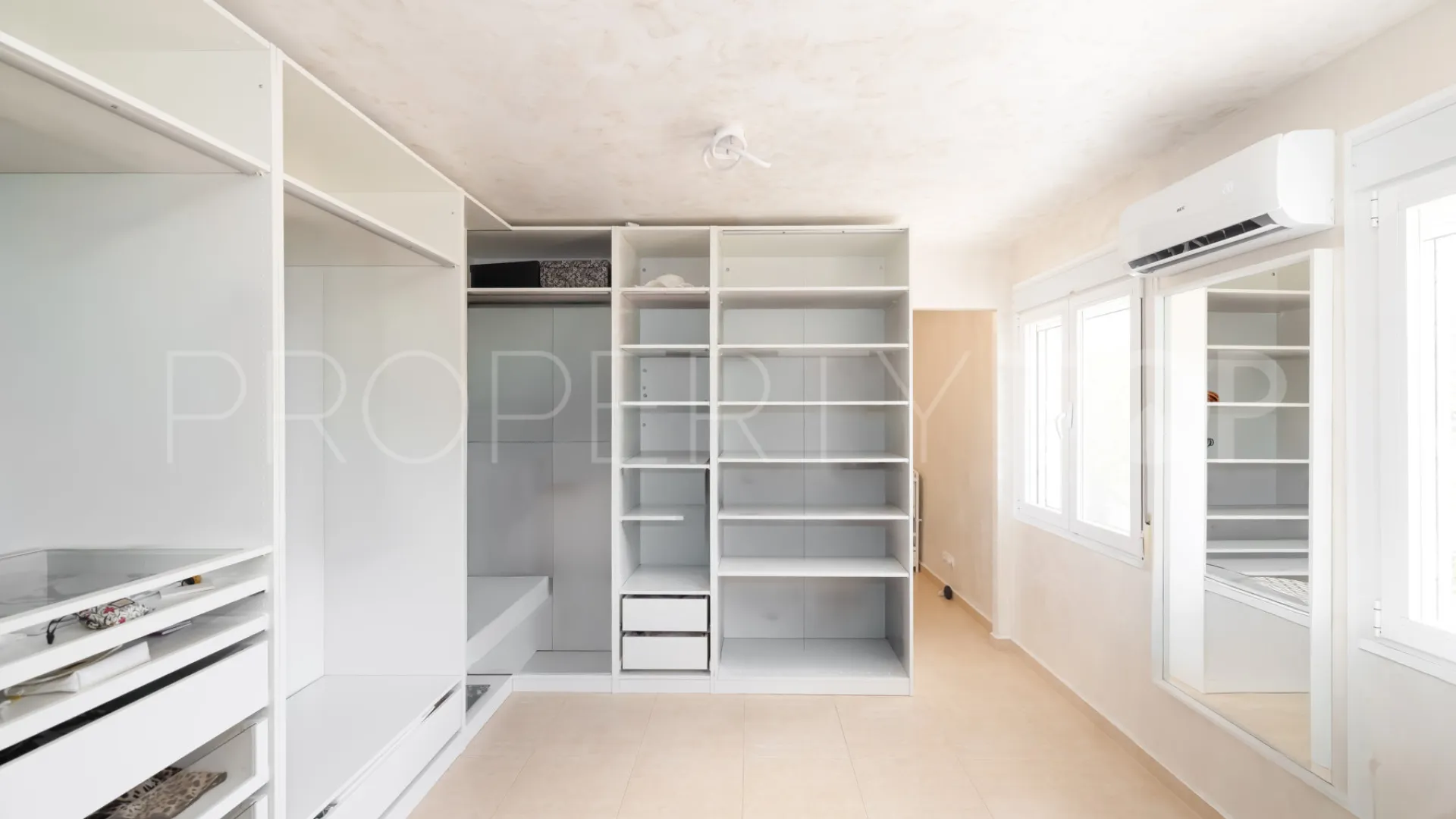 Chalet en venta en New Golden Mile