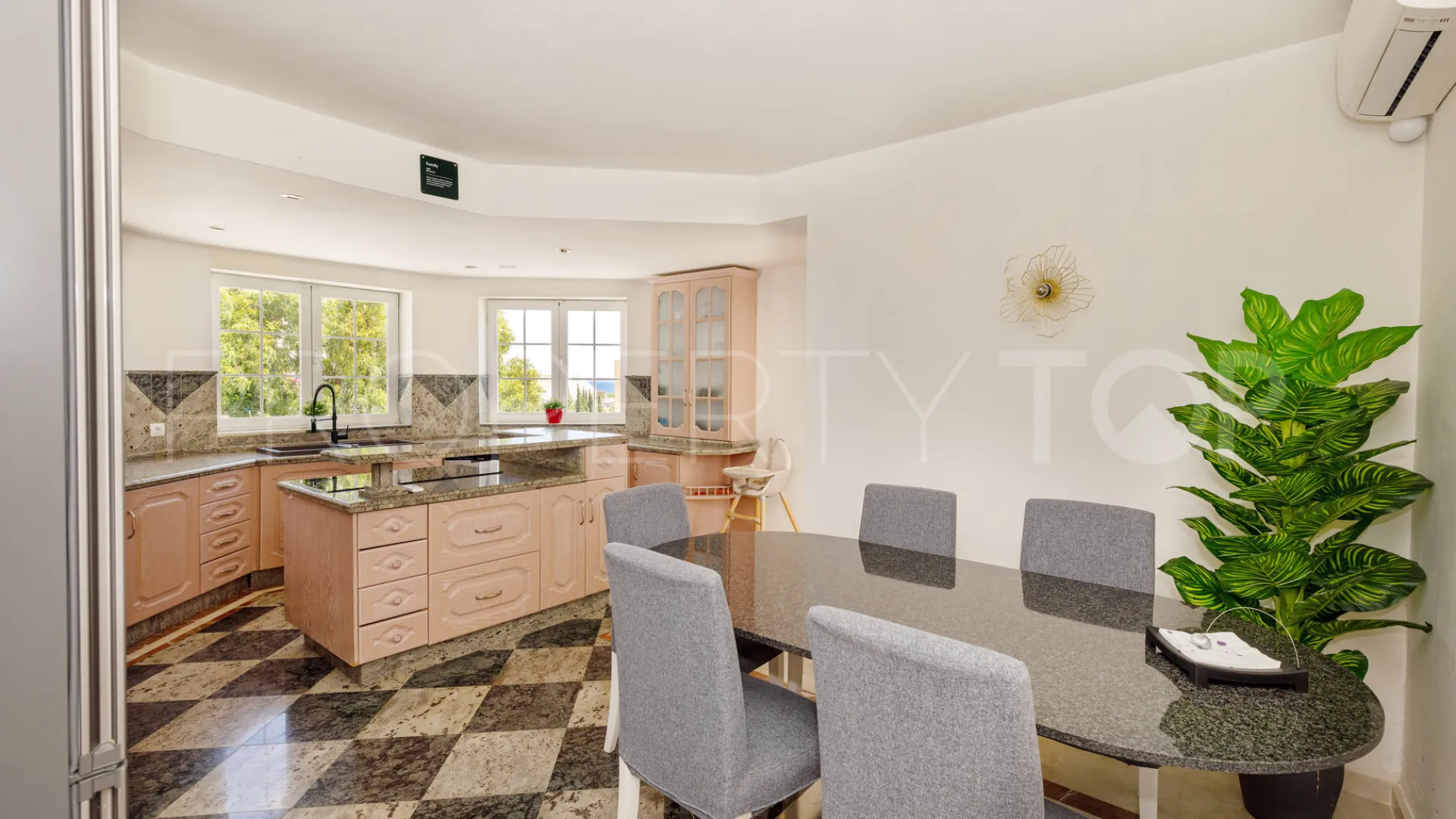 Chalet en venta en New Golden Mile
