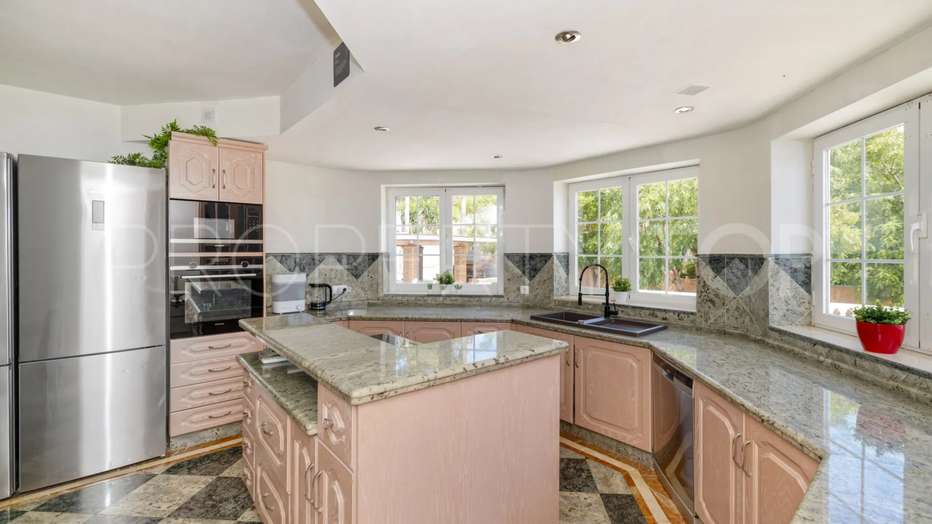 Chalet en venta en New Golden Mile