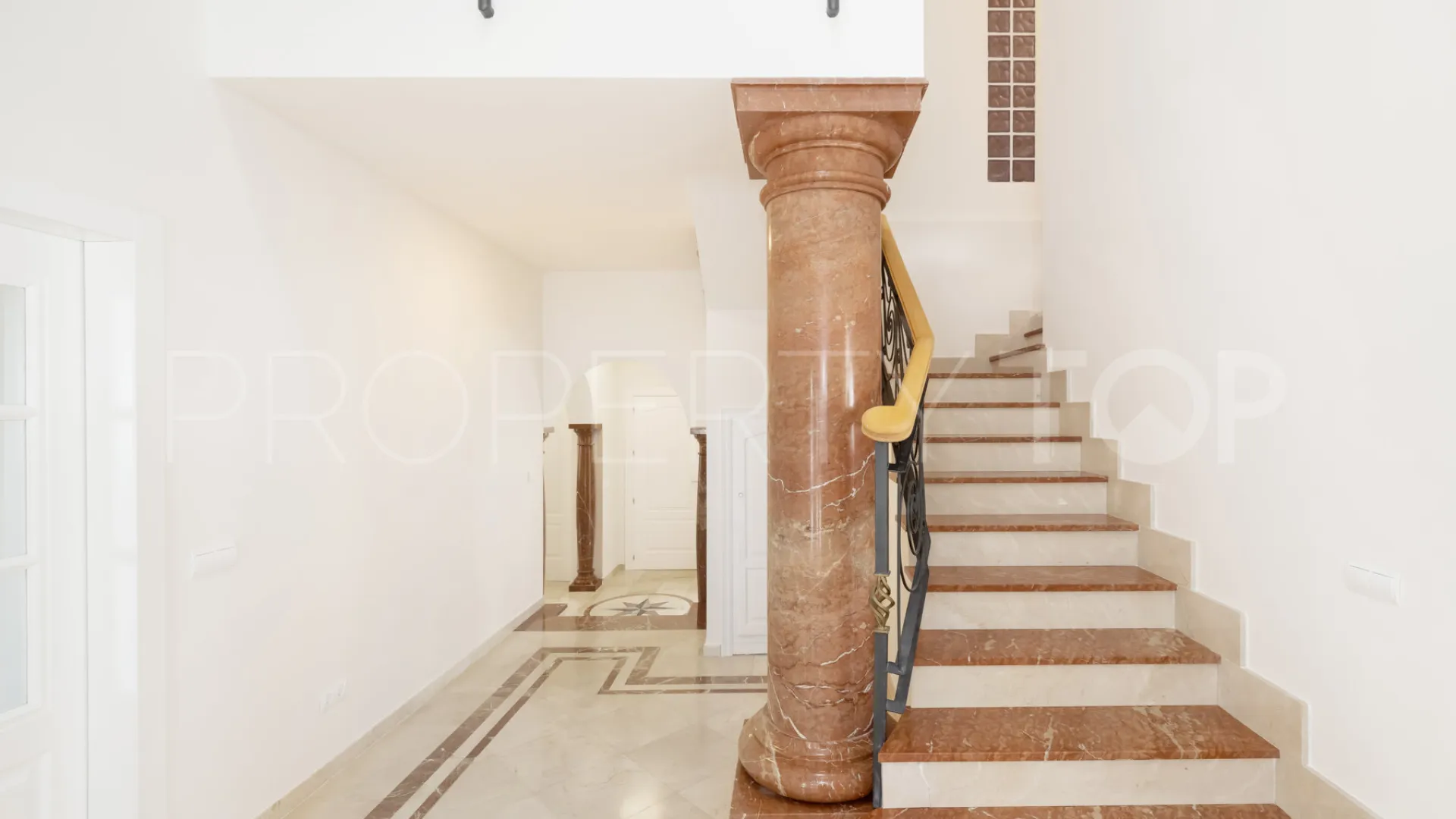 Chalet en venta en New Golden Mile