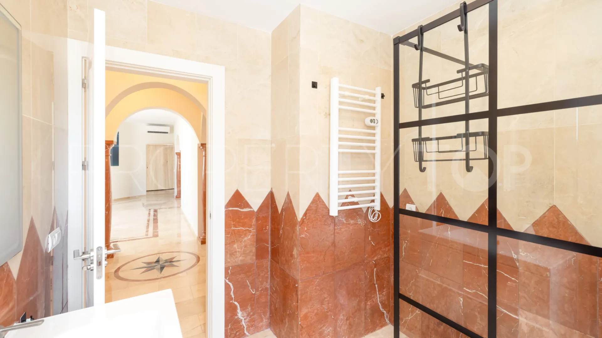 Chalet en venta en New Golden Mile