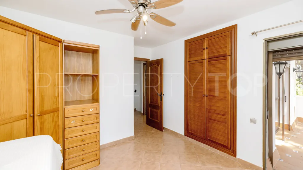 Se vende chalet en Benamara