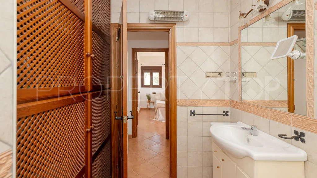 Se vende chalet en Benamara
